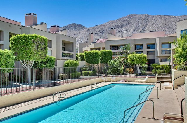 477 Village Square E, Palm Springs, CA 92262