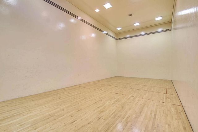 477 Village Square E, Palm Springs, CA 92262