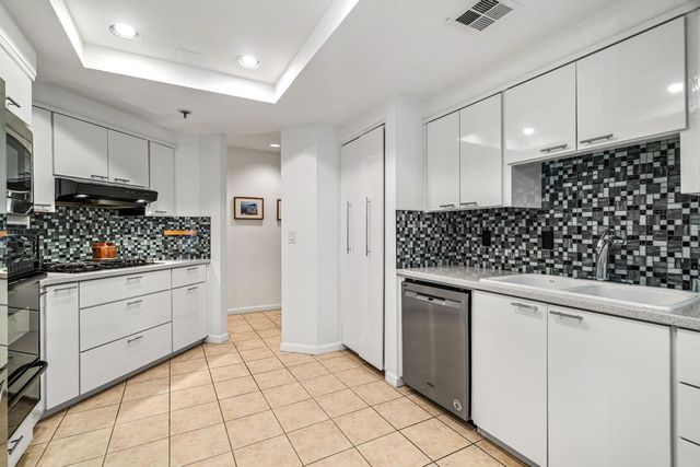 477 Village Square E, Palm Springs, CA 92262