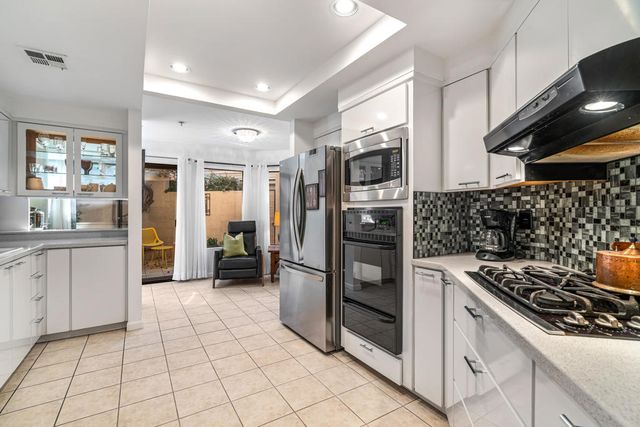 477 Village Square E, Palm Springs, CA 92262