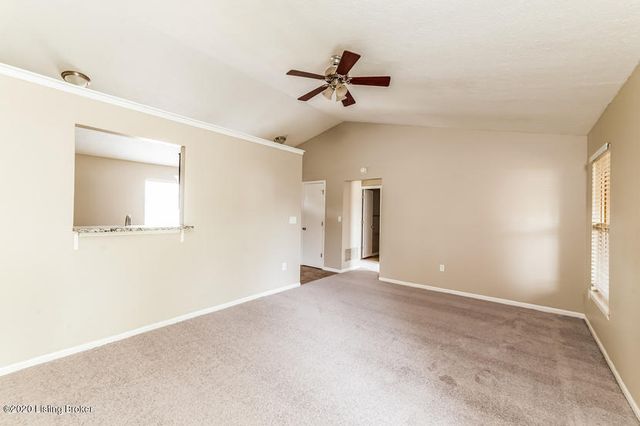 9625 Combs Ln, Louisville, KY 40258