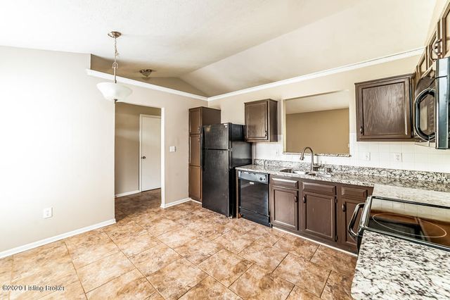 9625 Combs Ln, Louisville, KY 40258