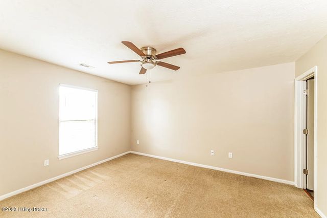 9625 Combs Ln, Louisville, KY 40258