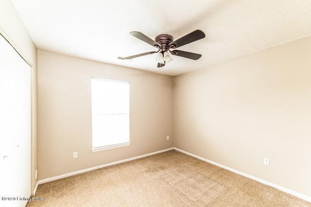 9625 Combs Ln, Louisville, KY 40258