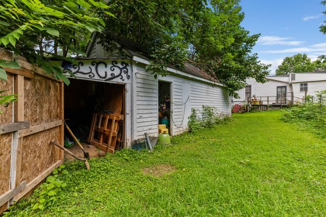 104 3rd Ave, Columbia, TN 38401