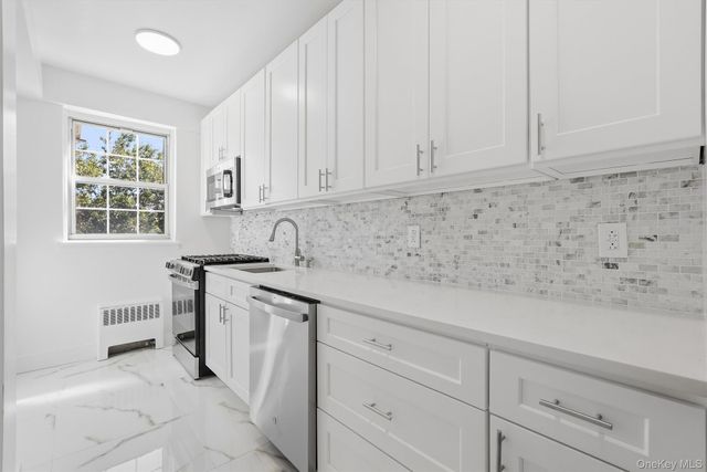 220 Pelham Road 2C, New Rochelle, NY 10805