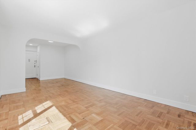 220 Pelham Road 2C, New Rochelle, NY 10805