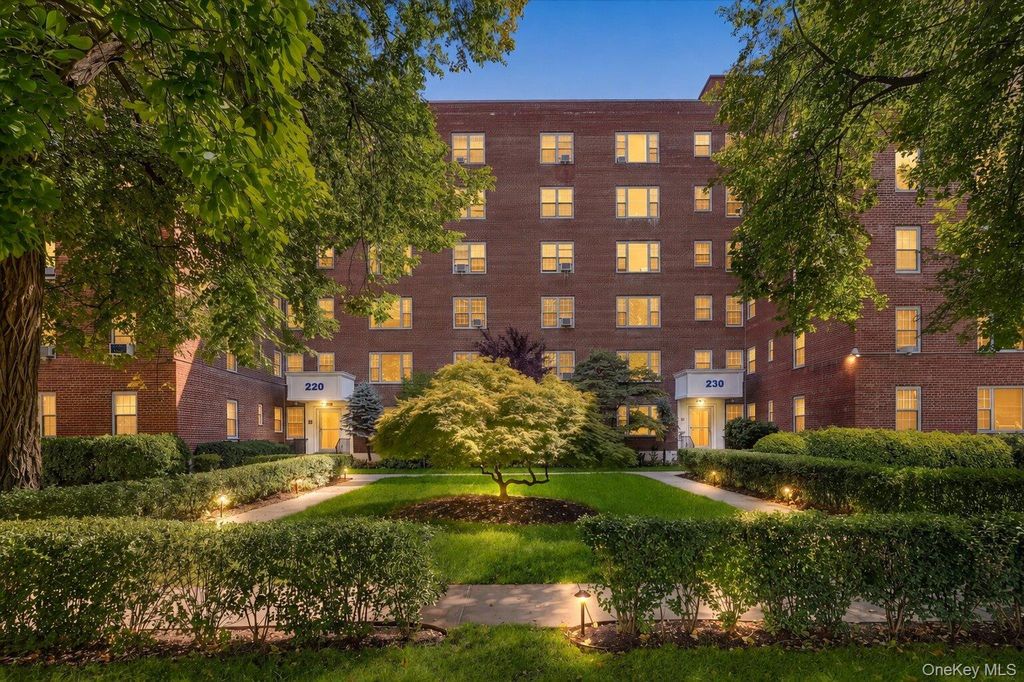 220 Pelham Road 2C, New Rochelle, NY 10805