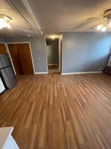 80 Foster St 307, Peabody, MA 01960