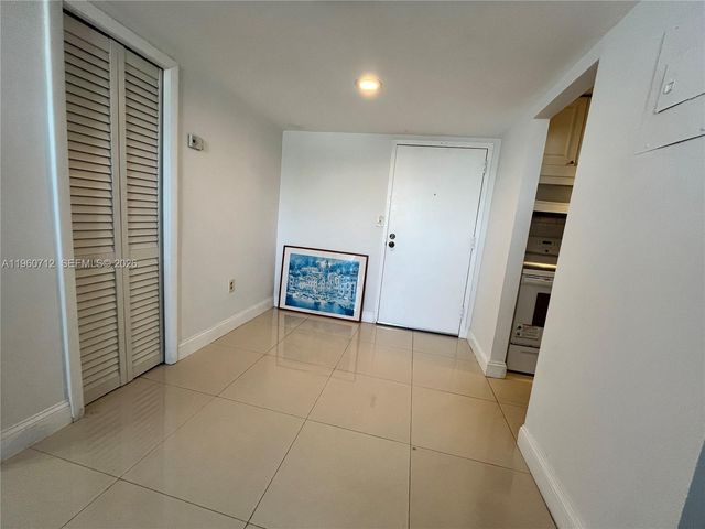 5050 NW 7th St 312, Miami, FL 33126