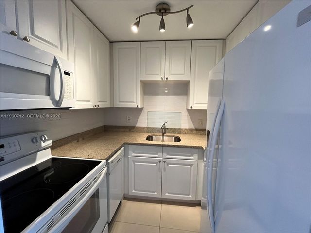 5050 NW 7th St 312, Miami, FL 33126