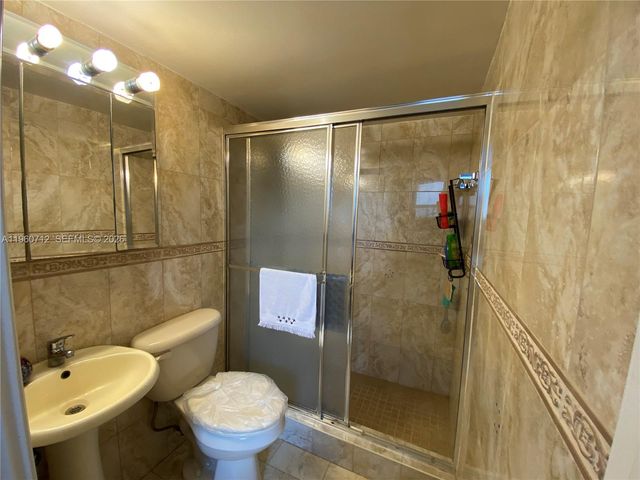 5050 NW 7th St 312, Miami, FL 33126