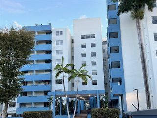 5050 NW 7th St 312, Miami, FL 33126