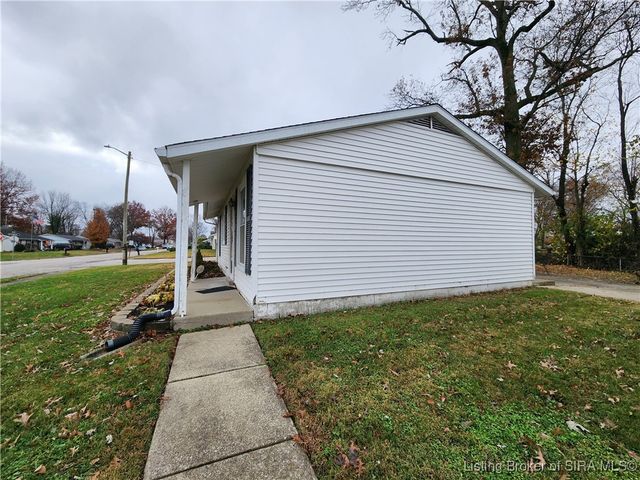 1201 Spruce Drive, Jeffersonville, IN 47130