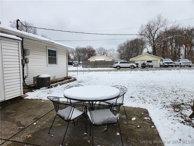 1201 Spruce Drive, Jeffersonville, IN 47130