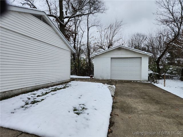 1201 Spruce Drive, Jeffersonville, IN 47130