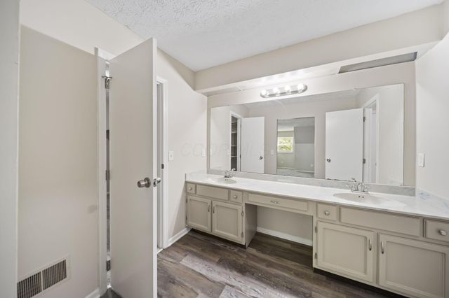 1734 Ramblewood Avenue, Columbus, OH 43235
