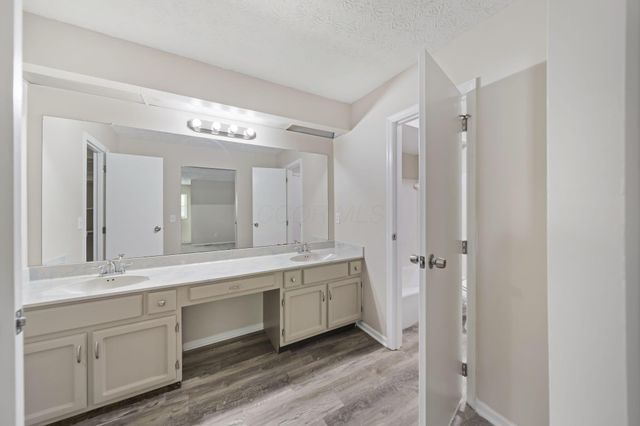 1734 Ramblewood Avenue, Columbus, OH 43235