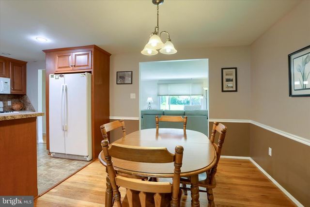 5221 STUART DR, Mechanicsburg, PA 17055