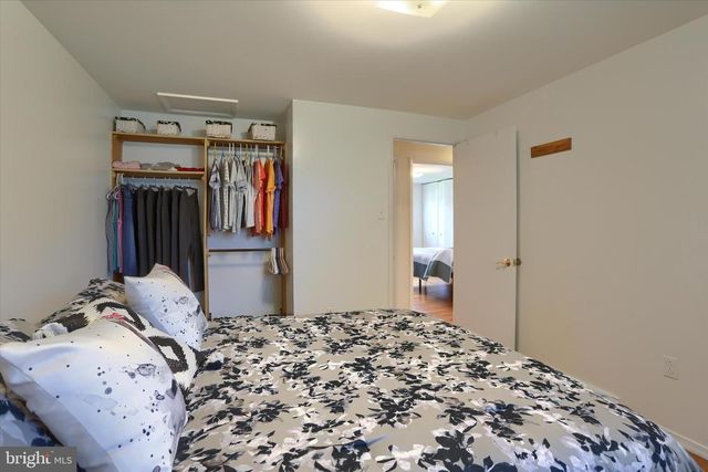 5221 STUART DR, Mechanicsburg, PA 17055