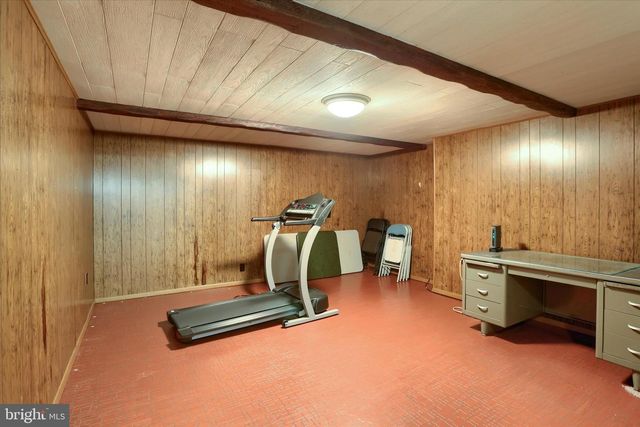 5221 STUART DR, Mechanicsburg, PA 17055
