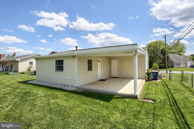 5221 STUART DR, Mechanicsburg, PA 17055