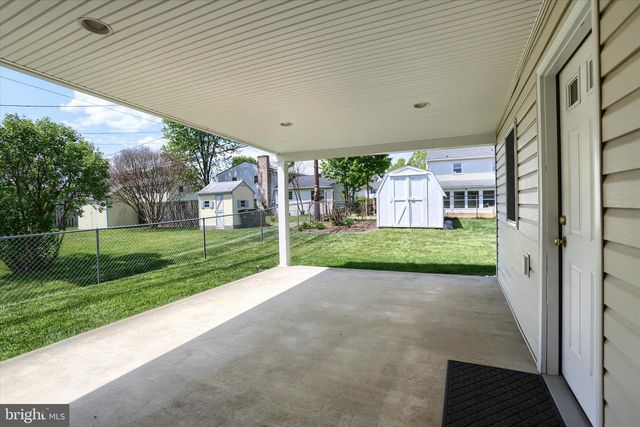 5221 STUART DR, Mechanicsburg, PA 17055