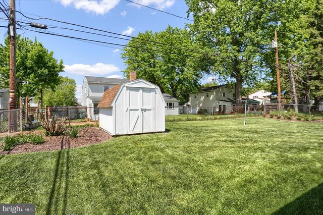 5221 STUART DR, Mechanicsburg, PA 17055