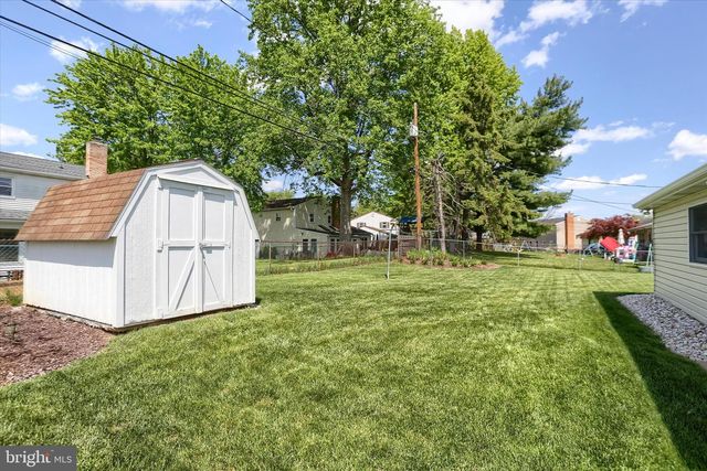 5221 STUART DR, Mechanicsburg, PA 17055