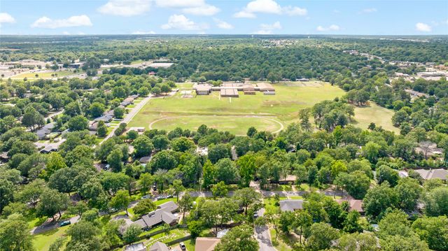 670 SE 31st Street, Paris, TX 75460