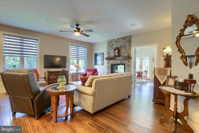 221 WILSON ST, Carlisle, PA 17013