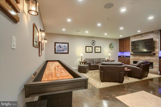 221 WILSON ST, Carlisle, PA 17013