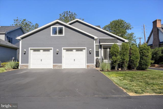 221 WILSON ST, Carlisle, PA 17013