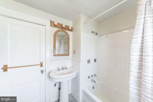 512 TATNALL AVE, Glenolden, PA 19036