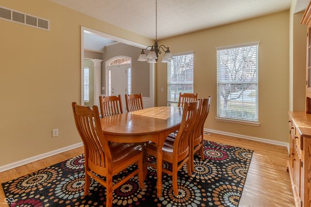 9280 Windrift Way, Zionsville, IN 46077