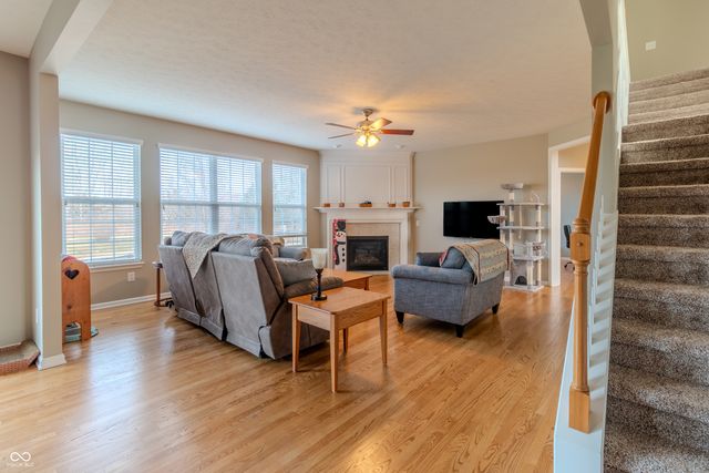 9280 Windrift Way, Zionsville, IN 46077