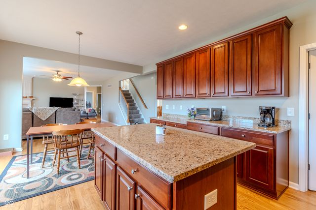 9280 Windrift Way, Zionsville, IN 46077