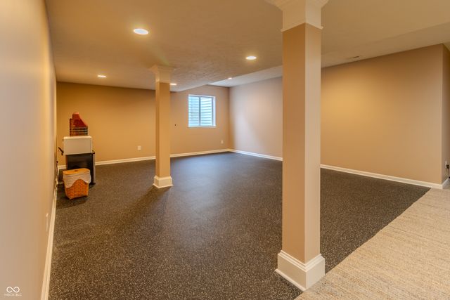 9280 Windrift Way, Zionsville, IN 46077