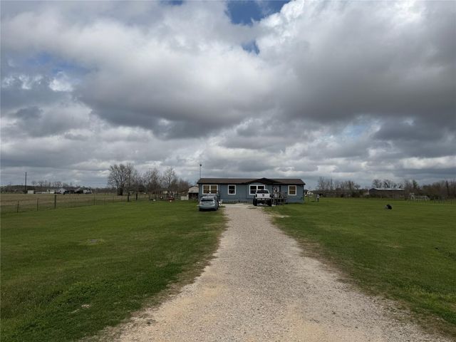 255 County Road 169b, Liberty, TX 77575