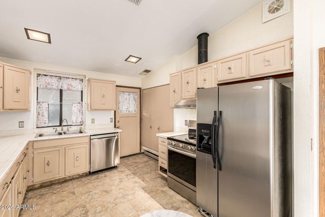 835 W PALO VERDE Drive, Wickenburg, AZ 85390