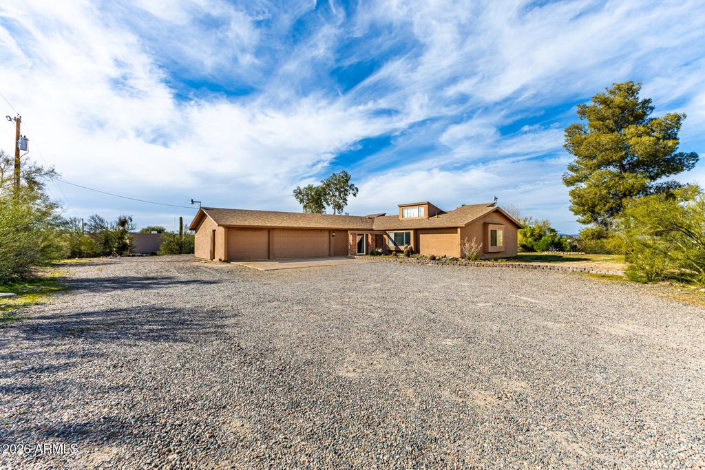 835 W PALO VERDE Drive, Wickenburg, AZ 85390