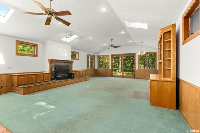 283 FAIRVIEW Street, Washington, IL 61571