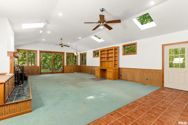 283 FAIRVIEW Street, Washington, IL 61571
