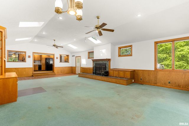 283 FAIRVIEW Street, Washington, IL 61571