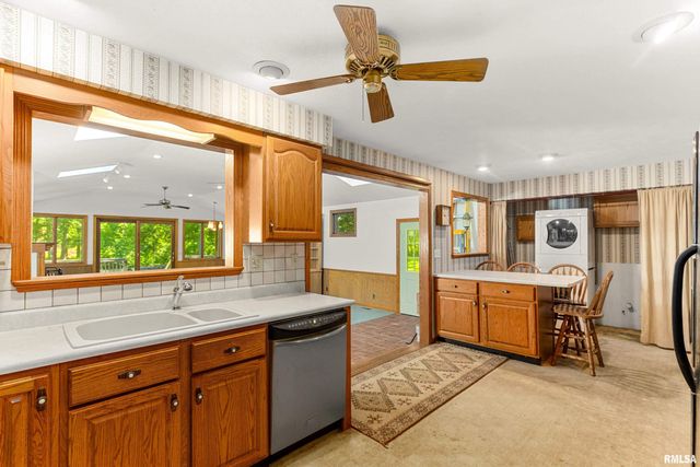 283 FAIRVIEW Street, Washington, IL 61571