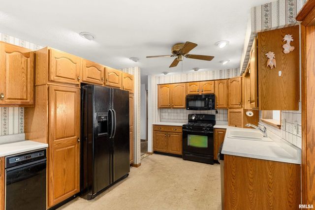 283 FAIRVIEW Street, Washington, IL 61571
