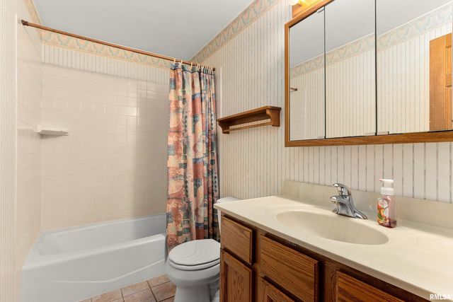 283 FAIRVIEW Street, Washington, IL 61571