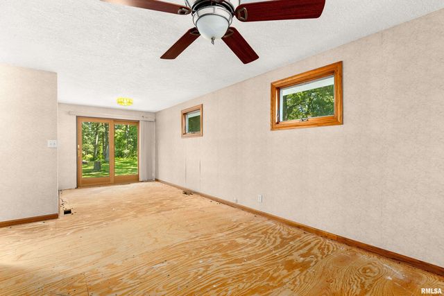 283 FAIRVIEW Street, Washington, IL 61571