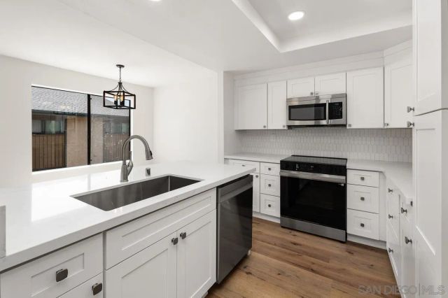 7780 Parkway Dr 1403, La Mesa, CA 91942