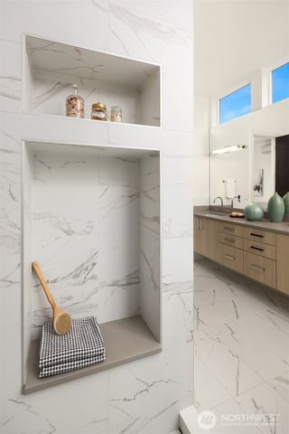 369 3rd Place NW, Issaquah, WA 98027